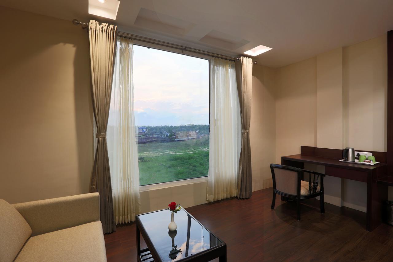 Hotel Jironi จอร์ฮัต ภายนอก รูปภาพ