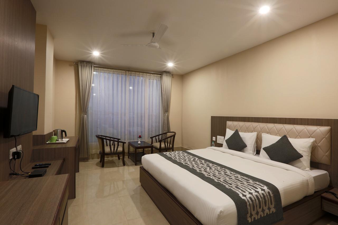Hotel Jironi จอร์ฮัต ภายนอก รูปภาพ