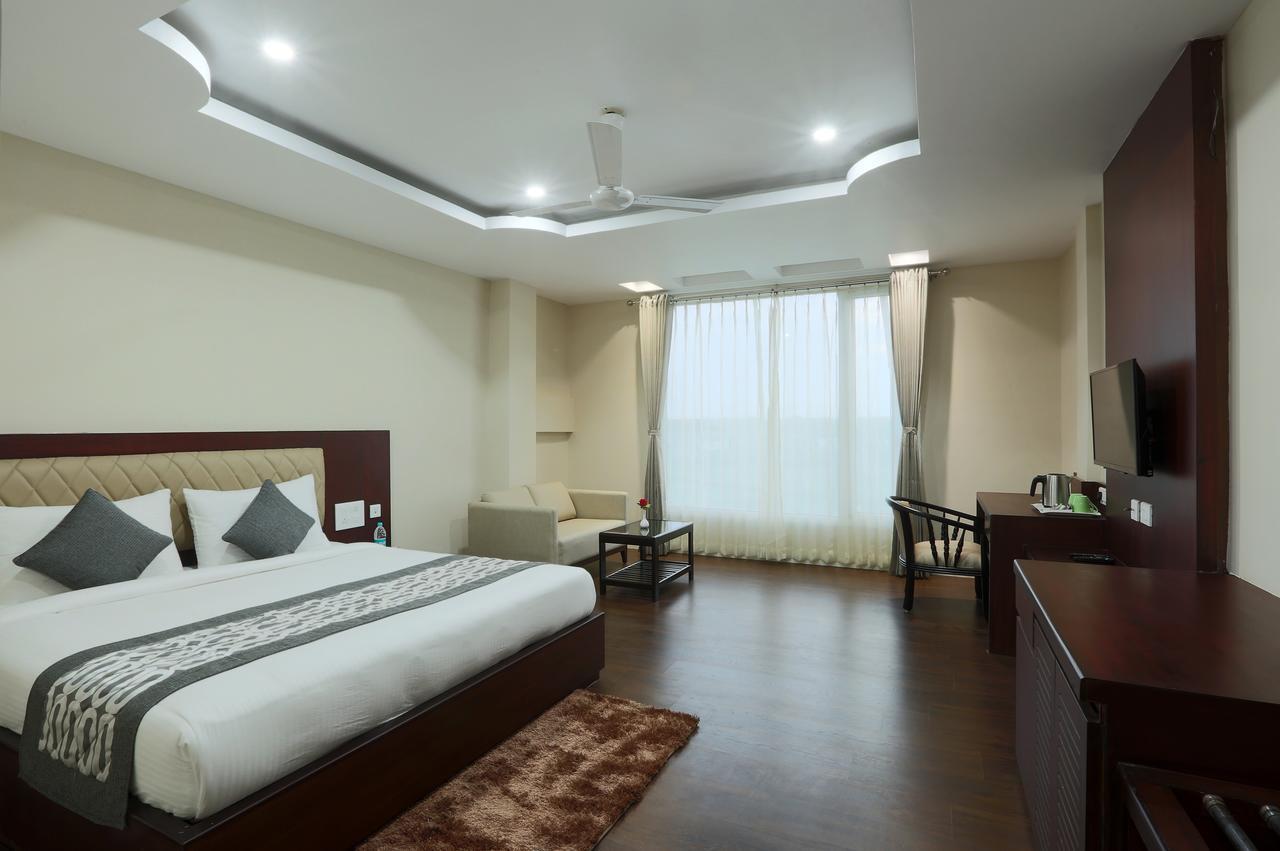 Hotel Jironi จอร์ฮัต ภายนอก รูปภาพ